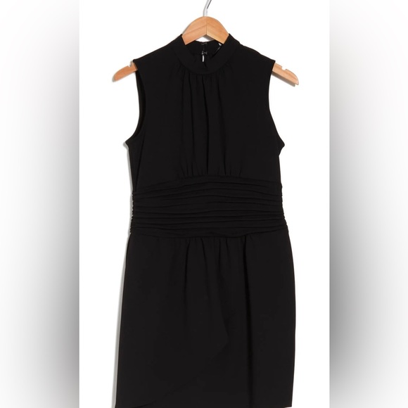 Nicole Miller Sleeveless Ruched Dress. Size 12 - Picture 3 of 14